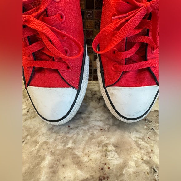 ❤️CONVERSE- Low Top❤️ - Picture 2 of 10